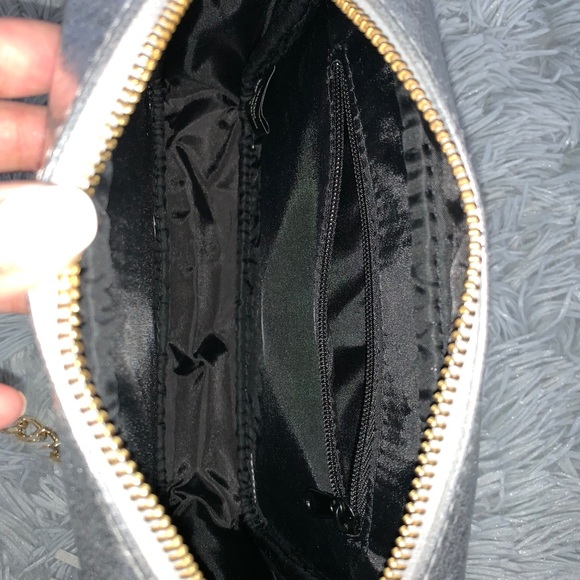 Victoria secret silver bag - Picture 3 of 3